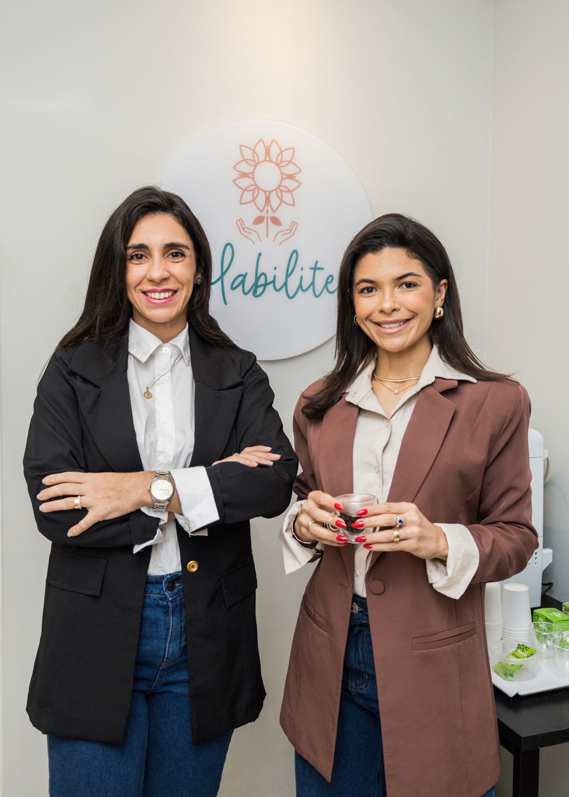 Franciele e Steffânia na recepção da Habilite